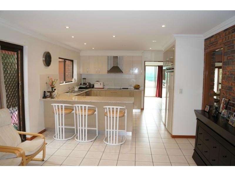 11 Bondel Street, Mount Ommaney QLD 4074