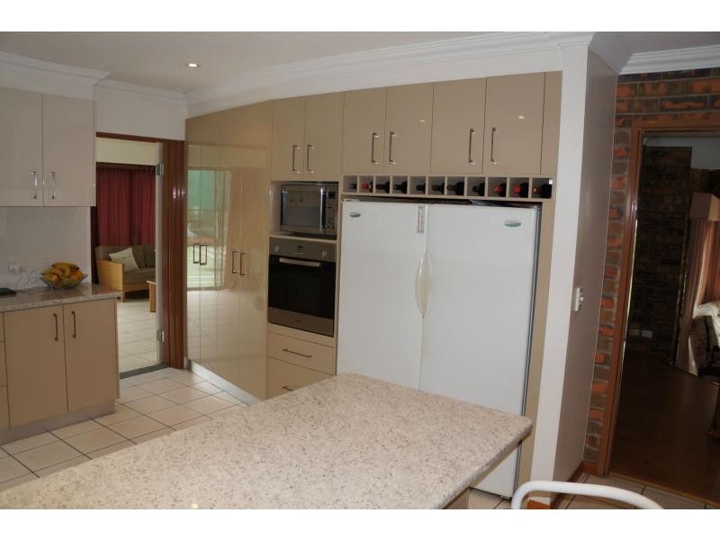 11 Bondel Street, Mount Ommaney QLD 4074