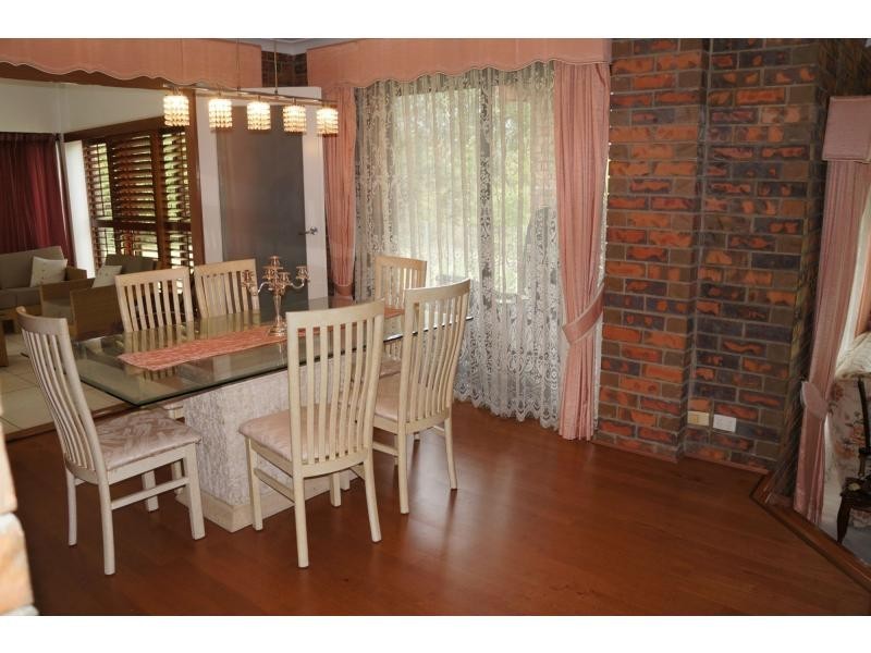 11 Bondel Street, Mount Ommaney QLD 4074