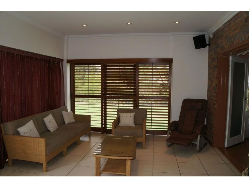 11 Bondel Street, Mount Ommaney QLD 4074