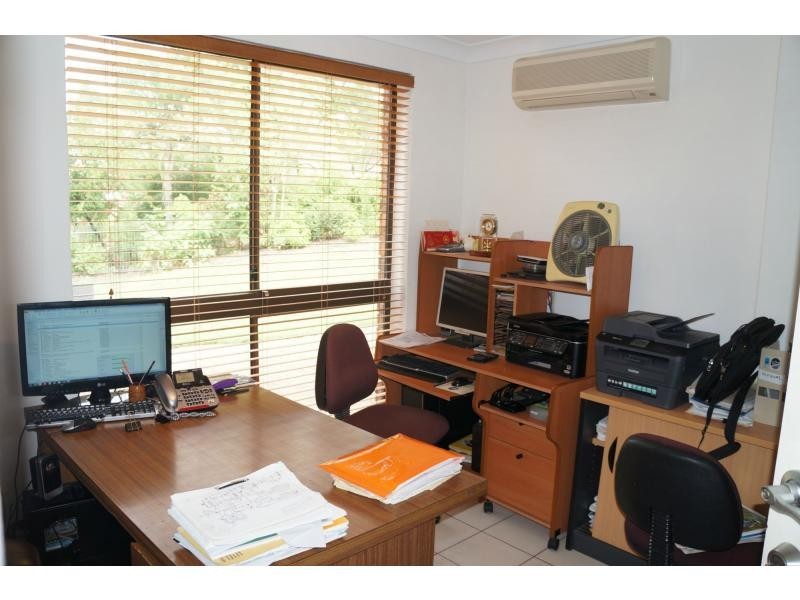 11 Bondel Street, Mount Ommaney QLD 4074