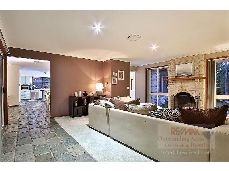 Mount Ommaney QLD 4074