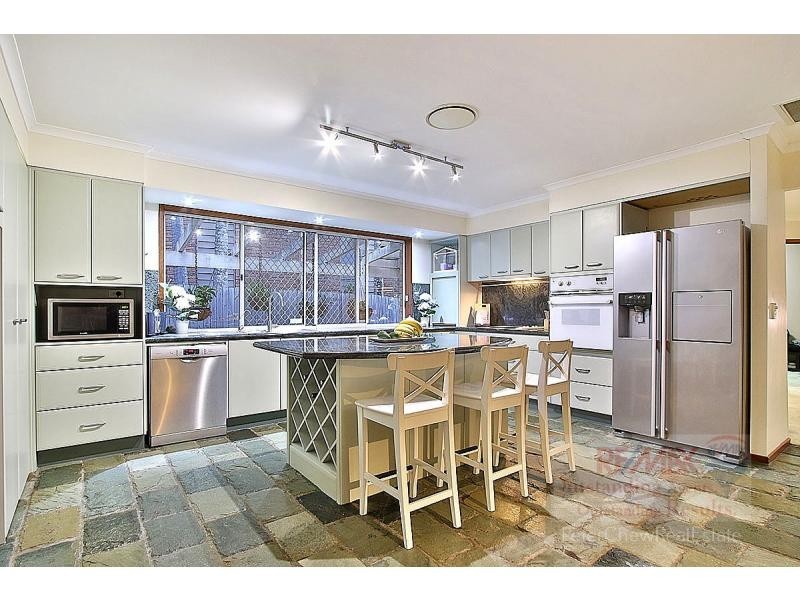 Mount Ommaney QLD 4074