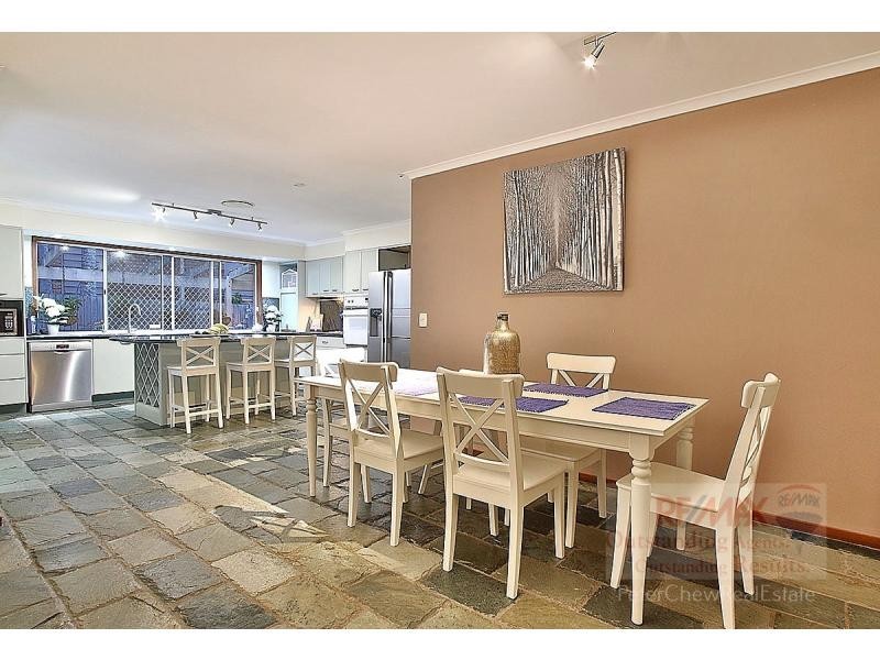 Mount Ommaney QLD 4074