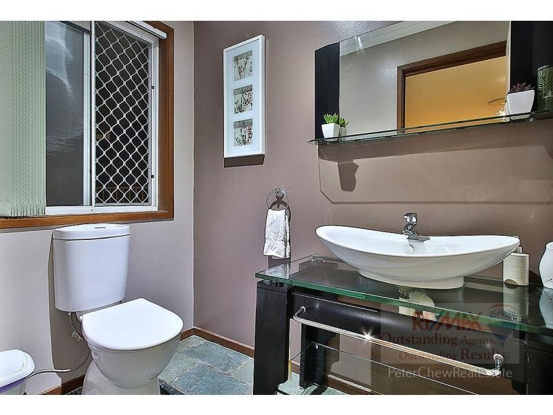 Mount Ommaney QLD 4074