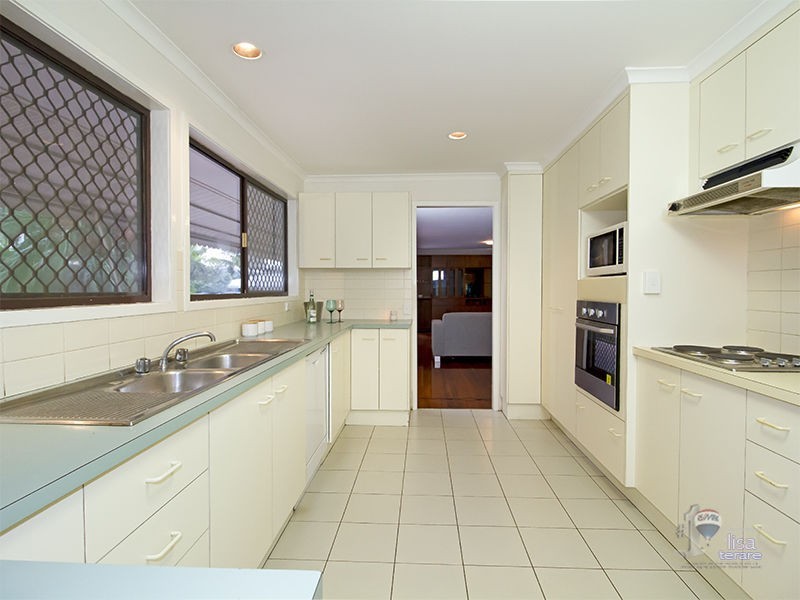 27 Tolaga Street, Westlake QLD 4074