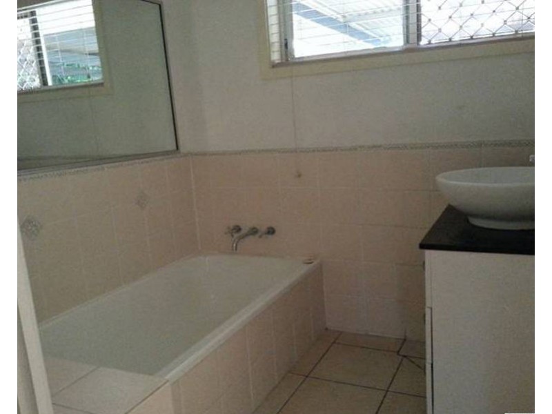 10 MacFarlane Street, Riverhills QLD 4074