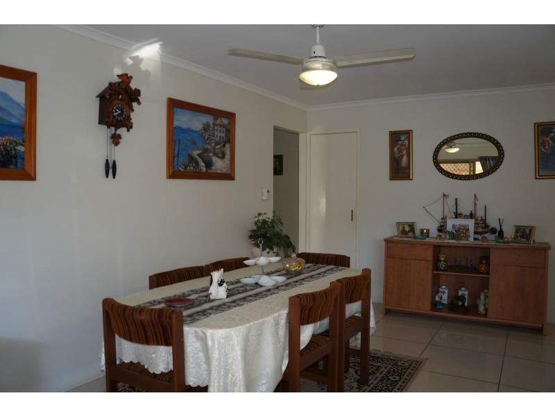 4 Lyndora Close, Riverhills QLD 4074