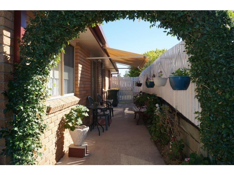 4 Lyndora Close, Riverhills QLD 4074