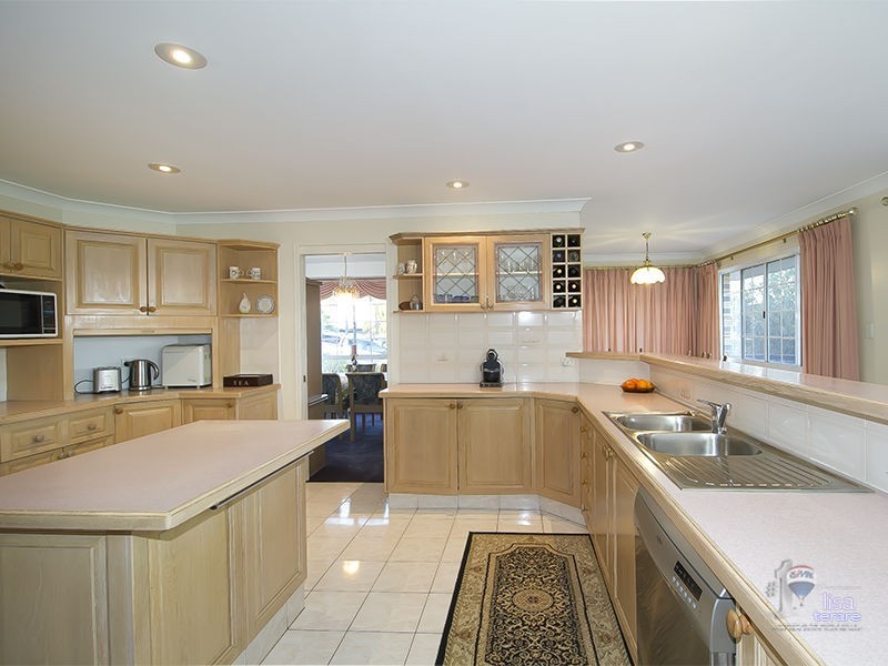 21 Woolner Place, Mount Ommaney QLD 4074