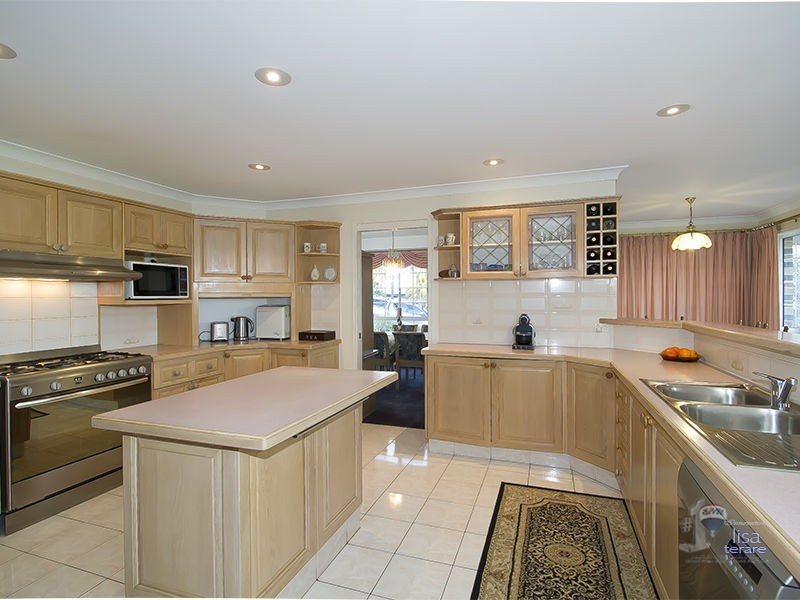 21 Woolner Place, Mount Ommaney QLD 4074