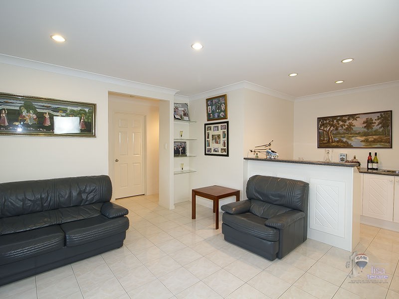 21 Woolner Place, Mount Ommaney QLD 4074