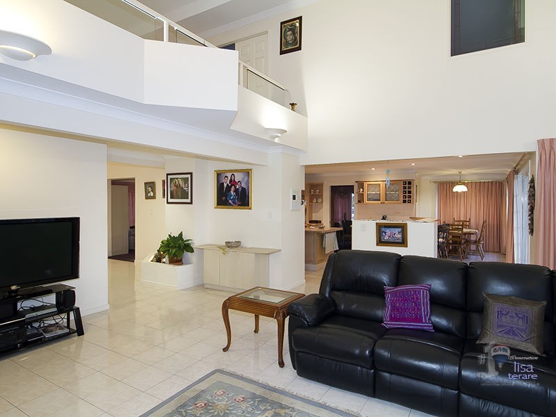 21 Woolner Place, Mount Ommaney QLD 4074