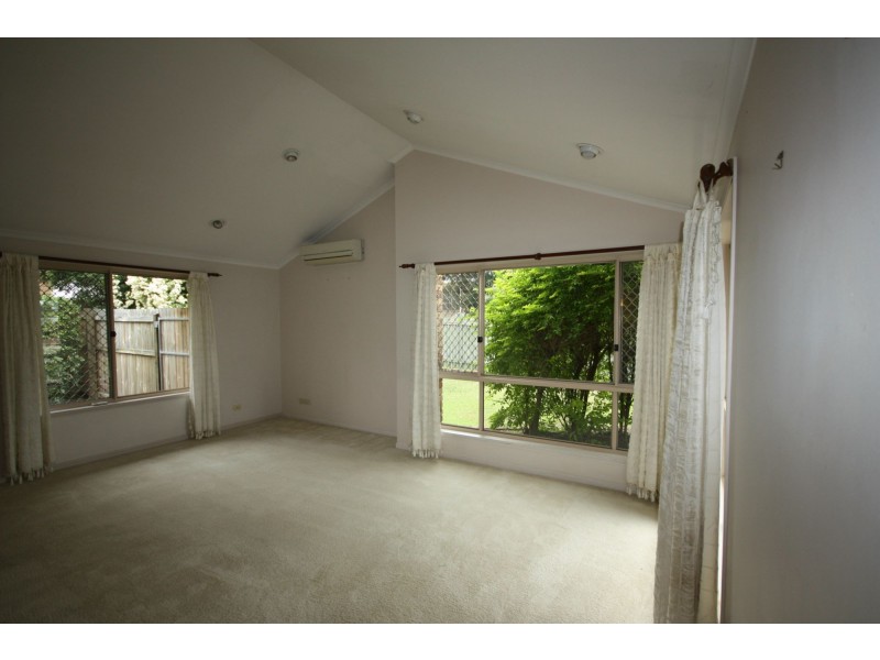 12 Baronga Street, Middle Park QLD 4074