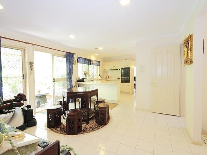 Mount Ommaney QLD 4074