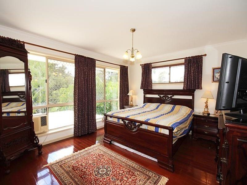 Mount Ommaney QLD 4074