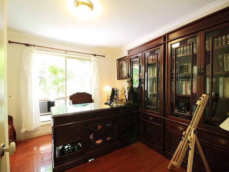 Mount Ommaney QLD 4074