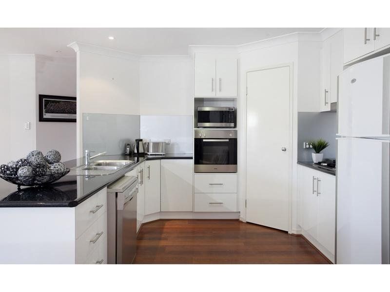 27 Christopher Place, Sinnamon Park QLD 4073