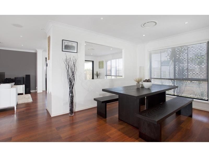 27 Christopher Place, Sinnamon Park QLD 4073
