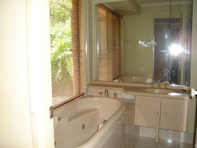 Sinnamon Park QLD 4073