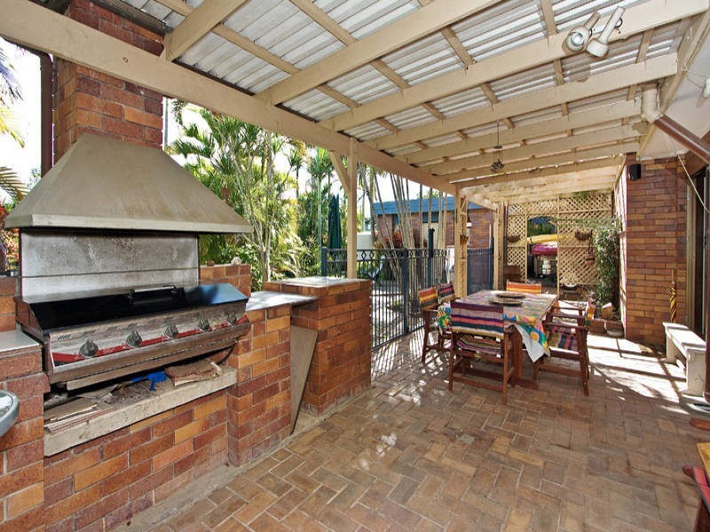 15 Kosciusko Street, Middle Park QLD 4074