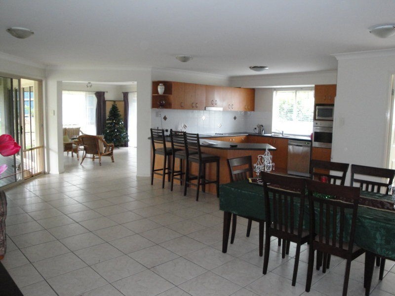 Seventeen Mile Rocks QLD 4073