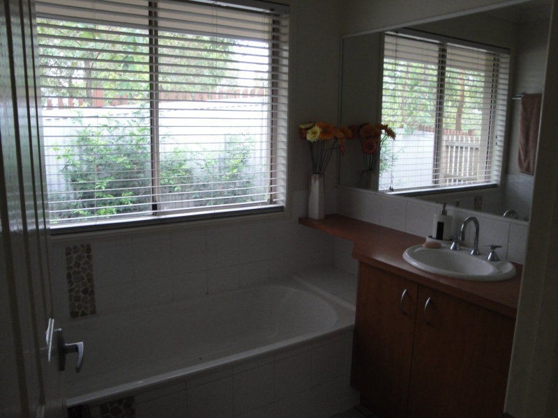 Seventeen Mile Rocks QLD 4073