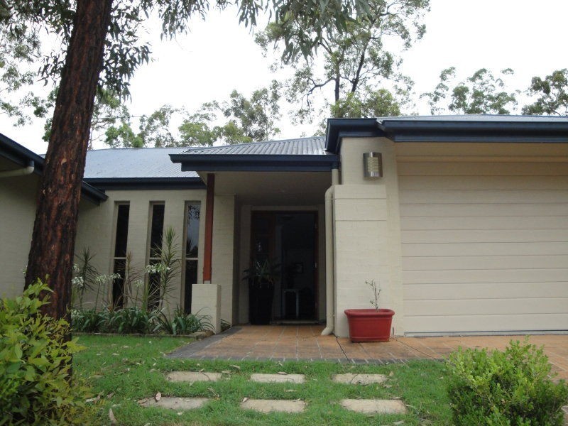 Seventeen Mile Rocks QLD 4073