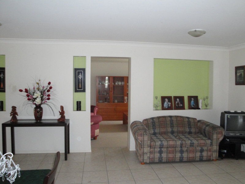 Seventeen Mile Rocks QLD 4073