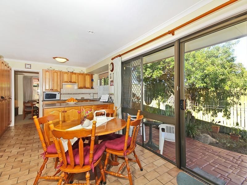 6 Jagarra Pl Street, Sinnamon Park QLD 4073