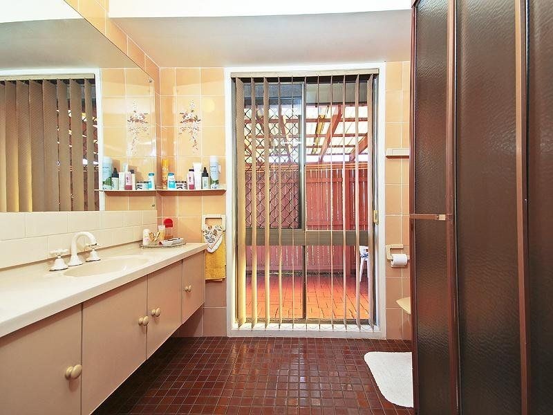 6 Jagarra Pl Street, Sinnamon Park QLD 4073