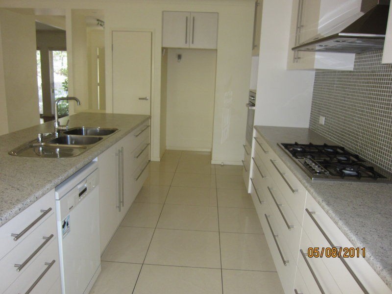 Seventeen Mile Rocks QLD 4073