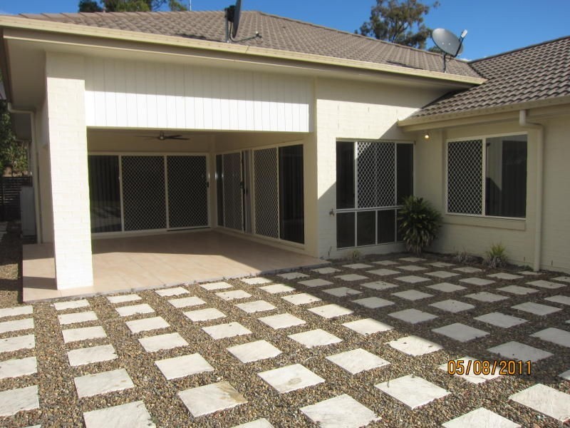 Seventeen Mile Rocks QLD 4073