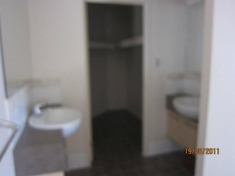 Sinnamon Park QLD 4073