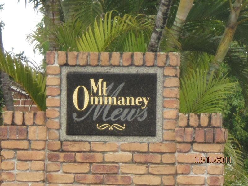 1/15 Abel Smith Drive, Mount Ommaney QLD 4074