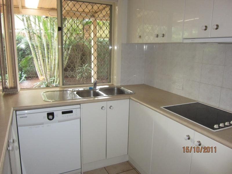 1/15 Abel Smith Drive, Mount Ommaney QLD 4074