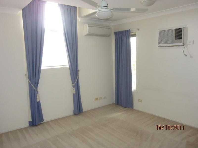 1/15 Abel Smith Drive, Mount Ommaney QLD 4074