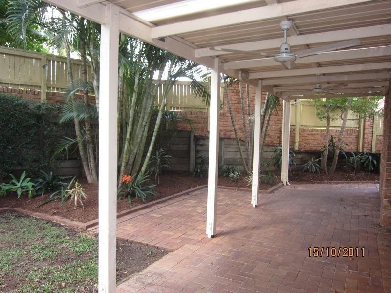 1/15 Abel Smith Drive, Mount Ommaney QLD 4074