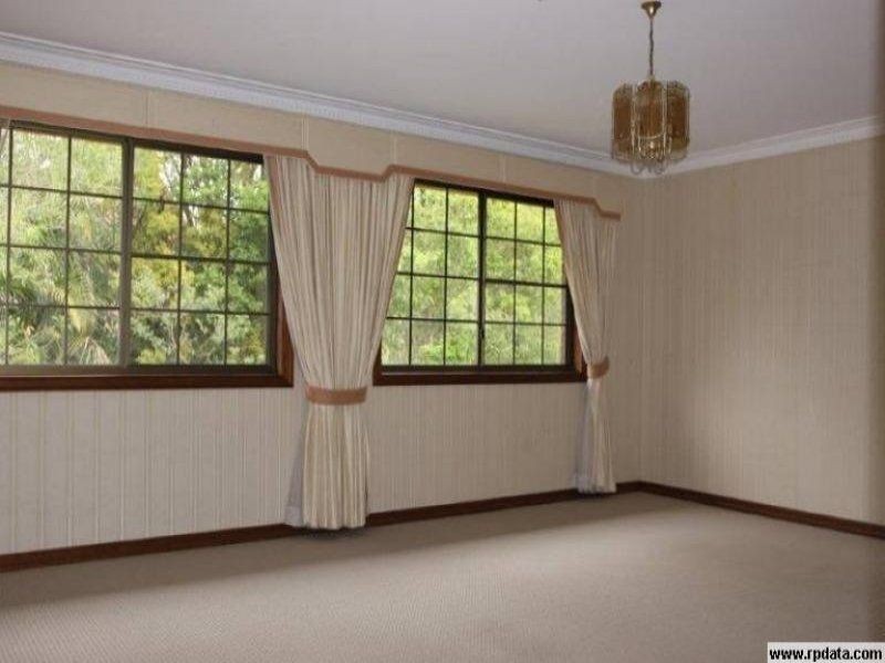 4 Darling Court, Mount Ommaney QLD 4074