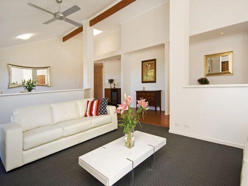 Mount Ommaney QLD 4074