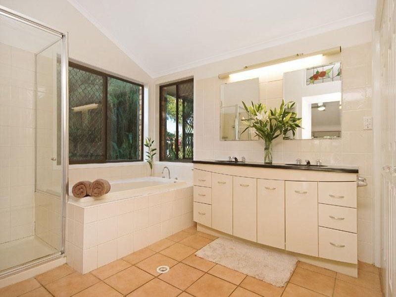 Mount Ommaney QLD 4074