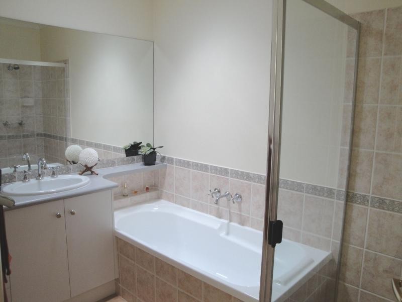Sinnamon Park QLD 4073