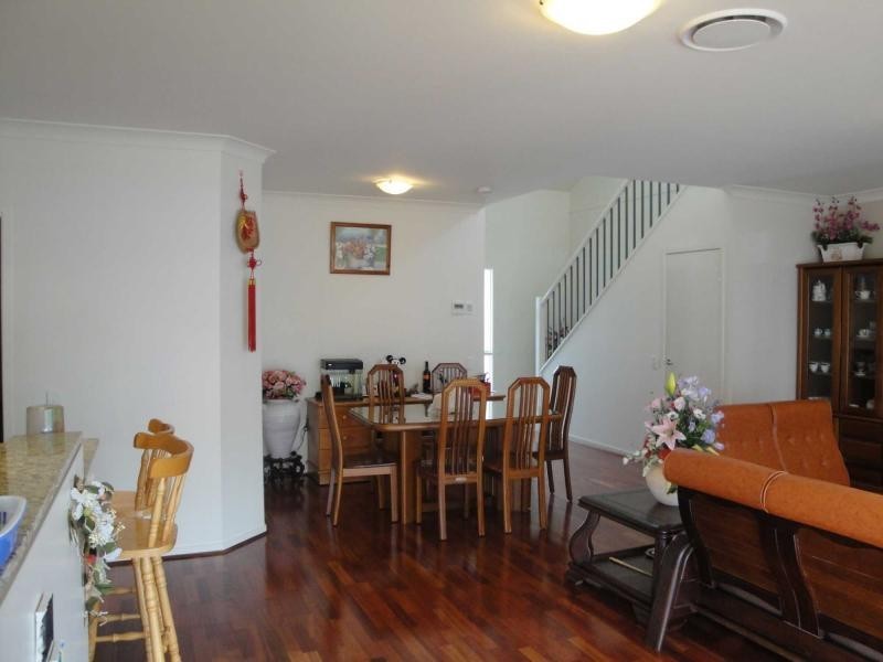 Mount Ommaney QLD 4074