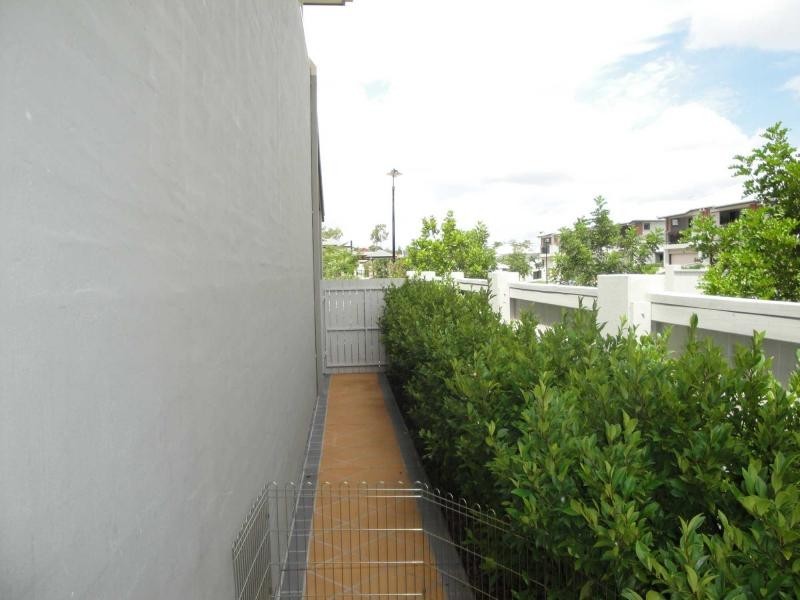 Mount Ommaney QLD 4074