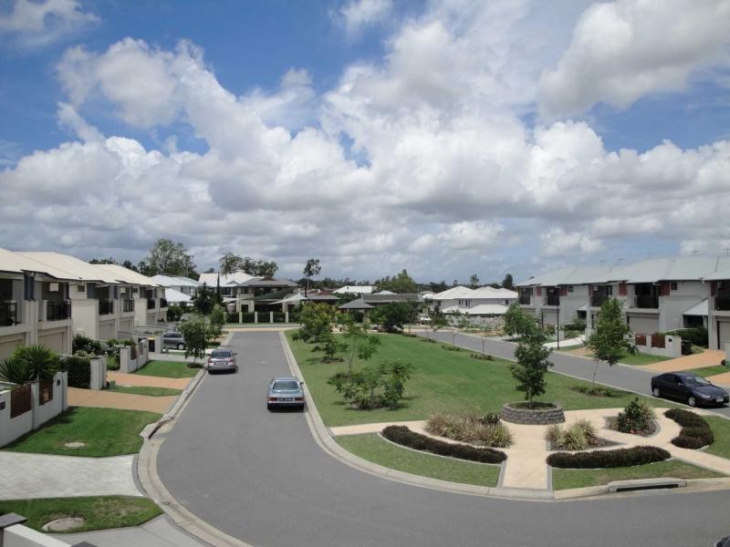 Mount Ommaney QLD 4074