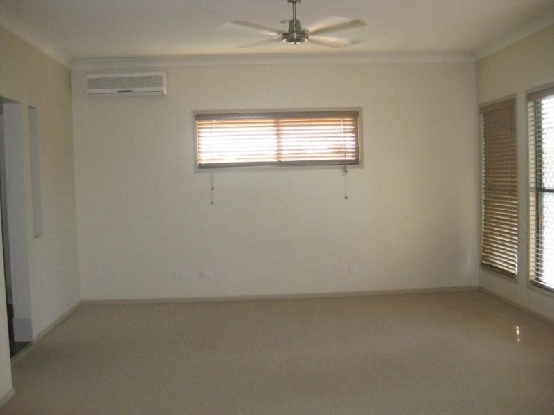 92 Brookeside Street, Seventeen Mile Rocks QLD 4073