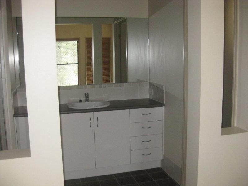 92 Brookeside Street, Seventeen Mile Rocks QLD 4073