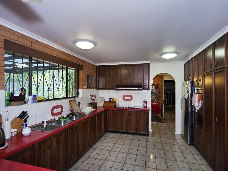 33 Addison Road, Camira QLD 4300