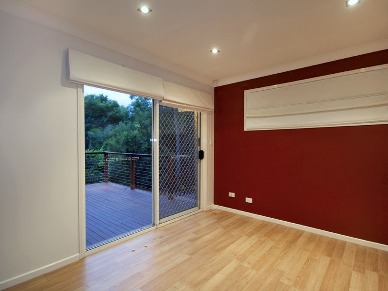 Seventeen Mile Rocks QLD 4073