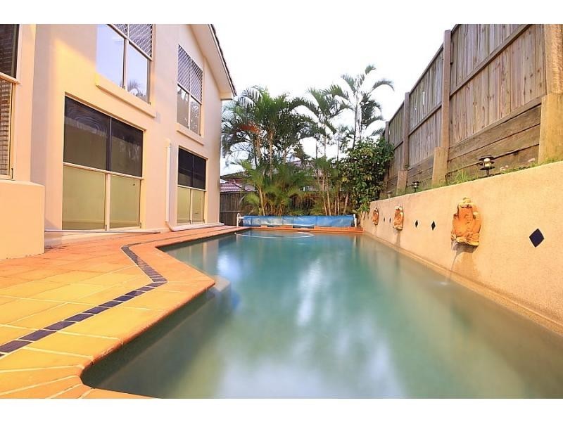 26 Mozart Place, Mount Ommaney QLD 4074
